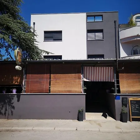 Galeb Osjecka Ulica 37 Pula