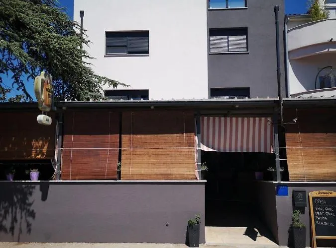 Galeb Osjecka Ulica 37 Pula