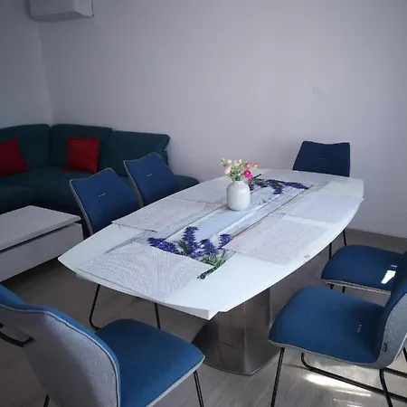 Galeb Osjecka Ulica 37 * Póla